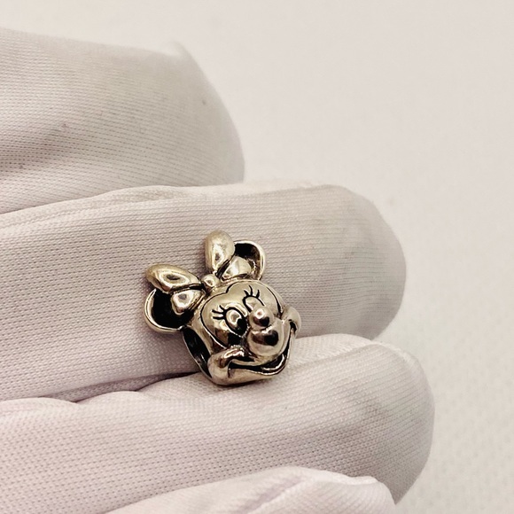 EUC Disney Pandora 791587 Sterling Silver Minnie Mouse Portrait Charm - Picture 3 of 11